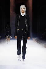 マックイーン2025年春夏コレクション - ダークでロマンティックな“妖精の伝説”｜写真36