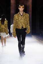 マックイーン2025年春夏コレクション - ダークでロマンティックな“妖精の伝説”｜写真41