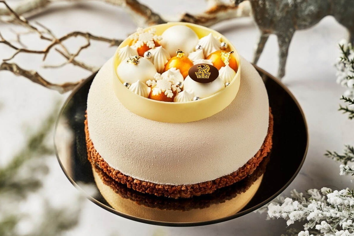 チョコレートケーキ｜ザ・リッツ・カールトン大阪24年クリスマス、“オーナメントボールや雪の結晶”煌めくムースケーキ
