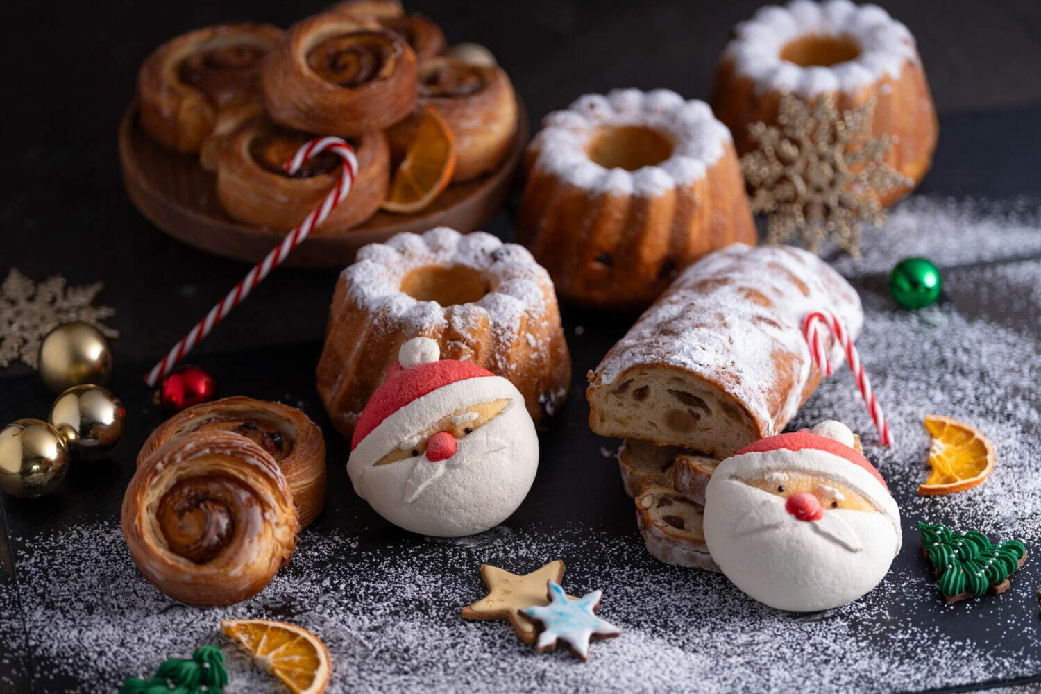 フォーシーズンズホテル京都24年クリスマス、“雪降る”白いピスタチオケーキや滑らかミルクチョコケーキ｜写真4