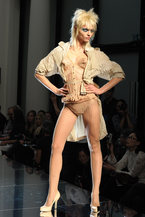 ジャンポール・ゴルチエ(JEAN PAUL GAULTIER) 2011年春夏ウィメンズコレクション  - 写真31