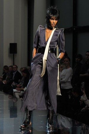 ジャン ポール ゴルチエ(Jean-Paul Gaultier)のロックな2011年春夏コレクション : パリ・ファッション・ウィーク｜写真13