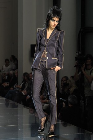 ジャン ポール ゴルチエ(Jean-Paul Gaultier)のロックな2011年春夏コレクション : パリ・ファッション・ウィーク｜写真14