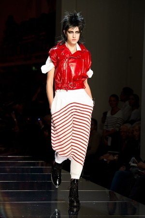 ジャン ポール ゴルチエ(Jean-Paul Gaultier)のロックな2011年春夏コレクション : パリ・ファッション・ウィーク｜写真19