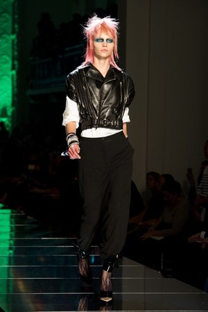 ジャン ポール ゴルチエ(Jean-Paul Gaultier)のロックな2011年春夏コレクション : パリ・ファッション・ウィーク｜写真30