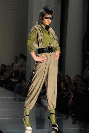 ジャン ポール ゴルチエ(Jean-Paul Gaultier)のロックな2011年春夏コレクション : パリ・ファッション・ウィーク｜写真34