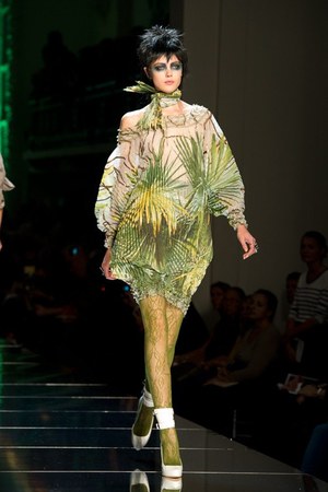 ジャン ポール ゴルチエ(Jean-Paul Gaultier)のロックな2011年春夏コレクション : パリ・ファッション・ウィーク｜写真36