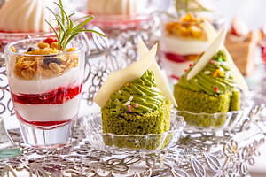 ヒルトン東京お台場のクリスマスアフタヌーンティー、ツリー型タルトやサンタクロース風デザート｜写真2