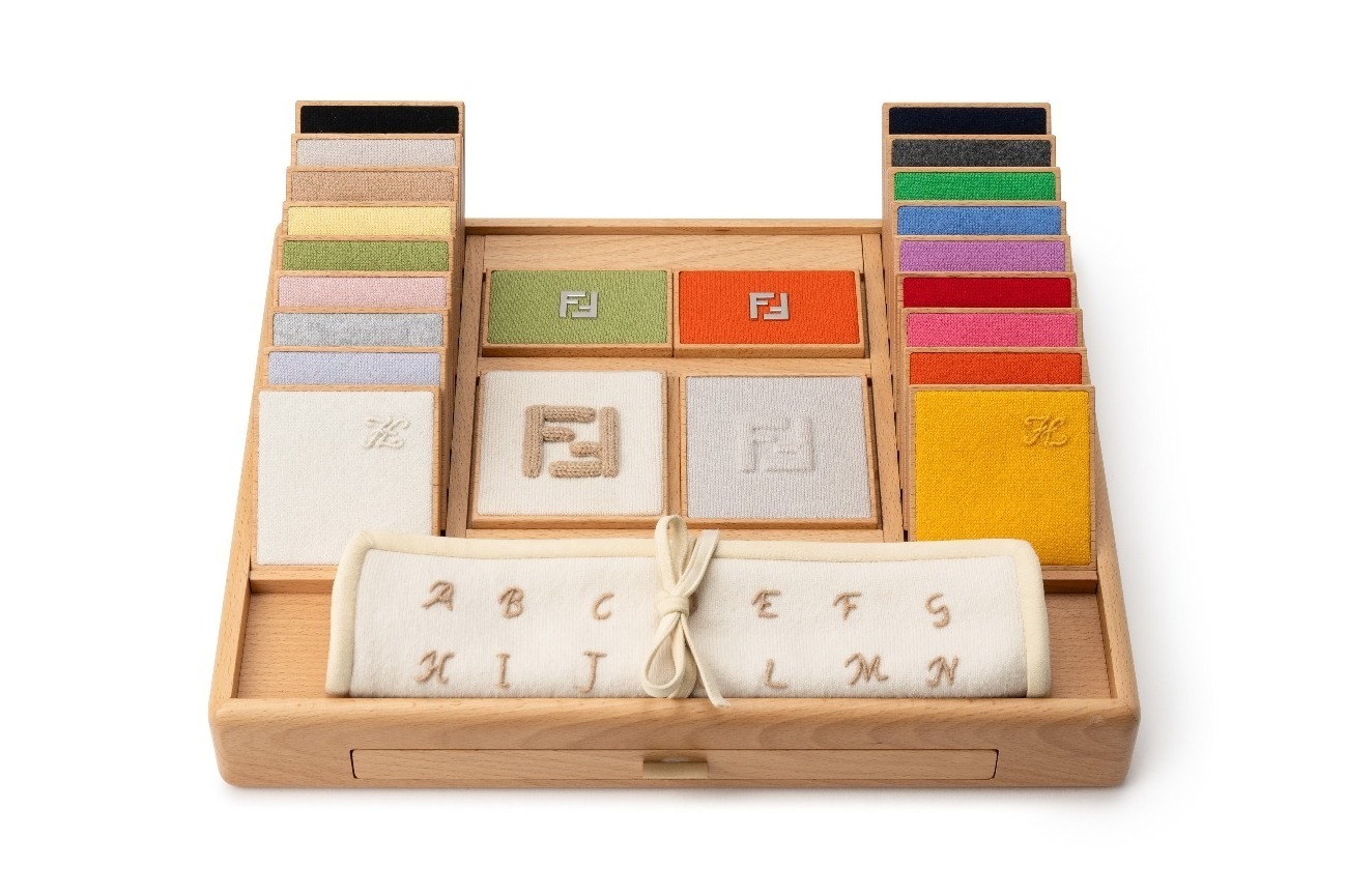 フェンディのメンズカシミアニット受注サービス、全18色から選べるカーディガンやクルーネック