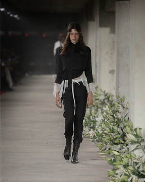 アン ドゥムルメステール(ANN DEMEULEMEESTER) 2025年春夏ウィメンズコレクション  - 写真5