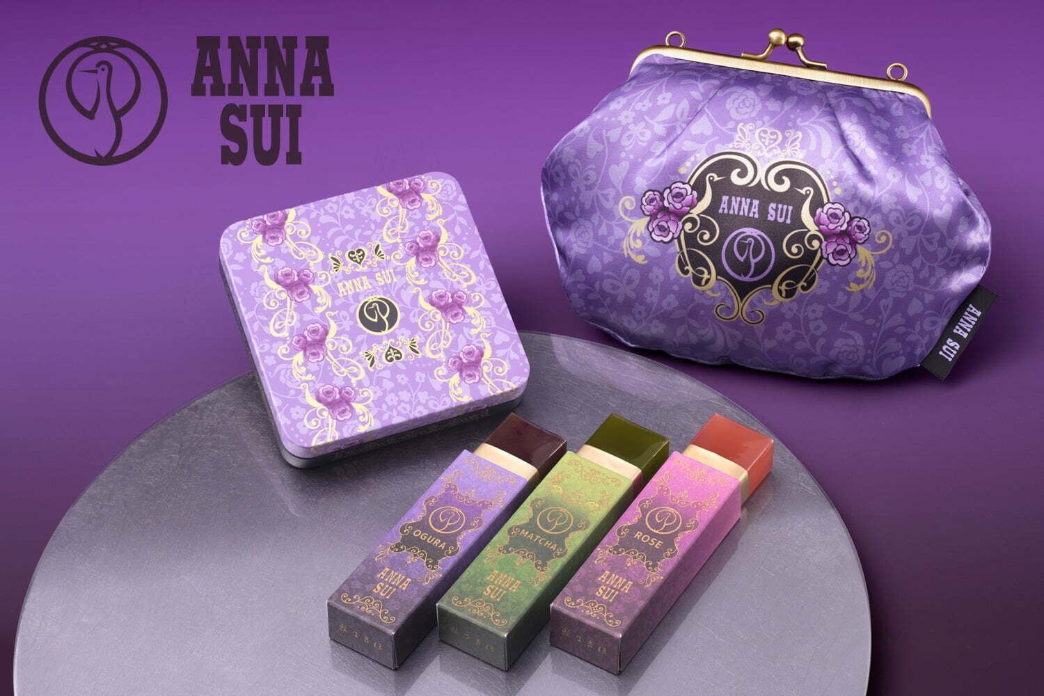 「アナ スイ×鶴屋吉信」“バラ柄の缶入り”コラボ羊羹が再び！ローズ・小倉・抹茶の3種セット