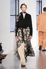 ウジョー 2025年春夏コレクション - 余白による"躍動感"テーラードの再定義｜写真24