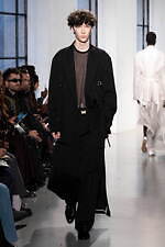 ウジョー 2025年春夏コレクション - 余白による"躍動感"テーラードの再定義｜写真39