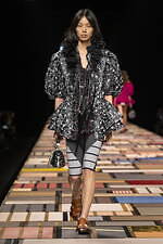 ルイ・ヴィトン2025年春夏ウィメンズコレクション、フレンチファッションのソフトパワー｜写真4