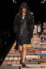 ルイ・ヴィトン2025年春夏ウィメンズコレクション、フレンチファッションのソフトパワー｜写真23