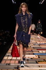 ルイ・ヴィトン2025年春夏ウィメンズコレクション、フレンチファッションのソフトパワー｜写真28