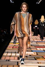 ルイ・ヴィトン2025年春夏ウィメンズコレクション、フレンチファッションのソフトパワー｜写真40