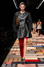 ルイ・ヴィトン2025年春夏ウィメンズコレクション、フレンチファッションのソフトパワー｜写真45