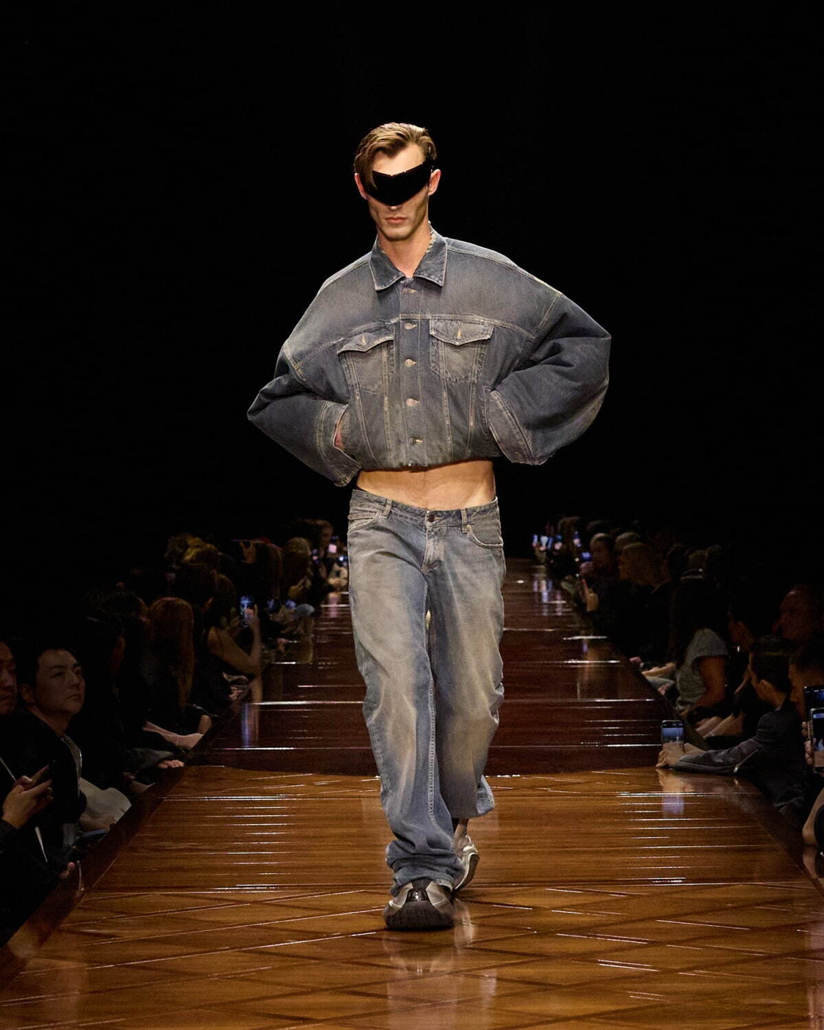 バレンシアガ(BALENCIAGA) 2025年夏ウィメンズ&メンズ バレンシアガ(BALENCIAGA) 2025年夏ウィメンズ&メンズ
