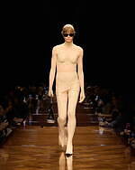 バレンシアガ 2025年夏コレクション - 記憶を辿る｜写真2