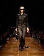 バレンシアガ 2025年夏コレクション - 記憶を辿る｜写真15