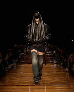 バレンシアガ 2025年夏コレクション - 記憶を辿る｜写真20