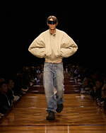 バレンシアガ 2025年夏コレクション - 記憶を辿る｜写真22