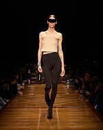 バレンシアガ 2025年夏コレクション - 記憶を辿る｜写真52