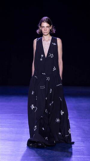 ヴィヴィアン タム(VIVIENNE TAM) 2025年春夏ウィメンズコレクション  - 写真18