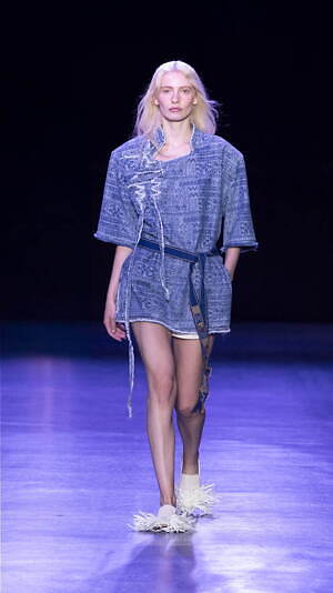 ヴィヴィアン タム(VIVIENNE TAM) 2025年春夏ウィメンズコレクション  - 写真22