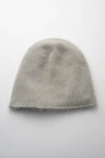 ミューラル×メゾンドリリス“ビジューきらめく”ニットワッチ、ふんわり起毛の深めシルエット｜写真9