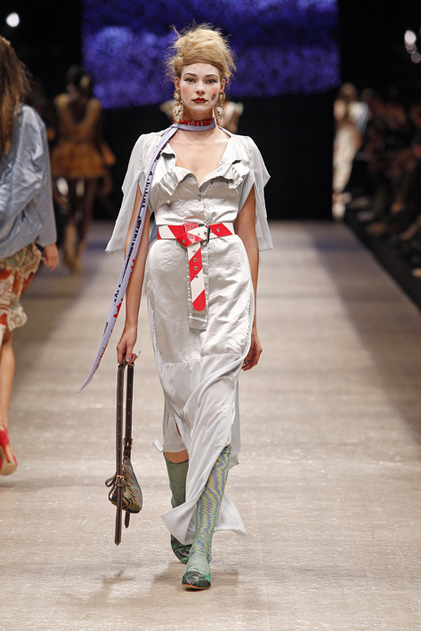 ヴィヴィアン・ウエストウッド ゴールドレーベル(Vivienne Westwood Gold Label) 2011年春夏ウィメンズコレクション  - 写真66