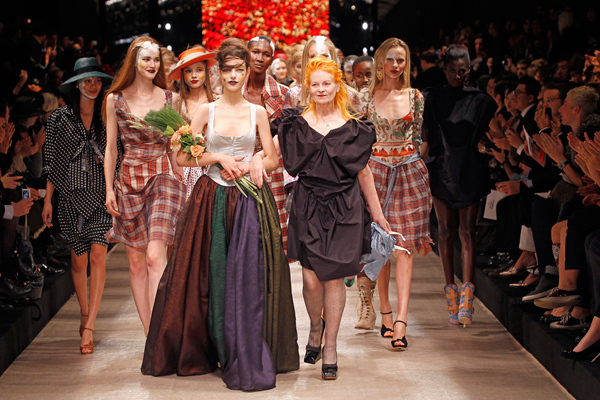 ヴィヴィアン・ウエストウッド ゴールドレーベル(Vivienne Westwood Gold Label) 2011年春夏ウィメンズコレクション  - 写真1