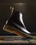 ドクターマーチン“フリースライニング”の防水8ホールブーツやカモ柄フットカバー付きブーツ｜写真18