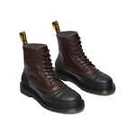 ドクターマーチン“フリースライニング”の防水8ホールブーツやカモ柄フットカバー付きブーツ｜写真3