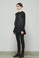 ザ・リラクスの24年秋冬ウィメンズ、チェック柄のダブルジャケット＆グルカ仕様のタイトスカートなど｜写真4