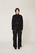 ミューラル“ダリア柄”刺繍のダウンジャケット＆“光のきらめき”ニット、名古屋で期間限定ストア｜写真11