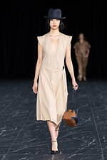 タエ アシダ 2025年春夏コレクション - 溶け合う人間と自然｜写真13