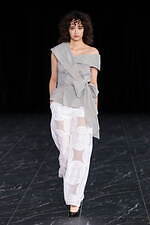 タエ アシダ 2025年春夏コレクション - 溶け合う人間と自然｜写真53