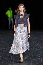 タエ アシダ 2025年春夏コレクション - 溶け合う人間と自然｜写真56