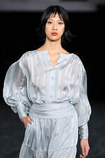 タエ アシダ 2025年春夏コレクション - 溶け合う人間と自然｜写真70