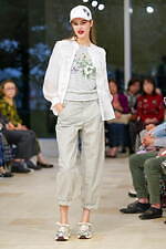 ユキ トリヰ 2025年春夏コレクション - 新たな自分と出会う｜写真13