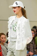 ユキ トリヰ 2025年春夏コレクション - 新たな自分と出会う｜写真14