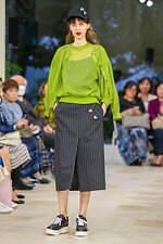 ユキ トリヰ 2025年春夏コレクション - 新たな自分と出会う｜写真15