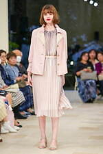 ユキ トリヰ 2025年春夏コレクション - 新たな自分と出会う｜写真26