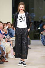 ユキ トリヰ 2025年春夏コレクション - 新たな自分と出会う｜写真37