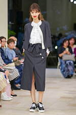 ユキ トリヰ 2025年春夏コレクション - 新たな自分と出会う｜写真38