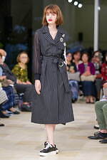 ユキ トリヰ 2025年春夏コレクション - 新たな自分と出会う｜写真39