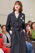 ユキ トリヰ 2025年春夏コレクション - 新たな自分と出会う｜写真40