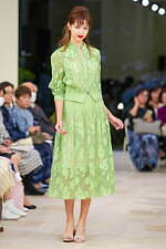 ユキ トリヰ 2025年春夏コレクション - 新たな自分と出会う｜写真41